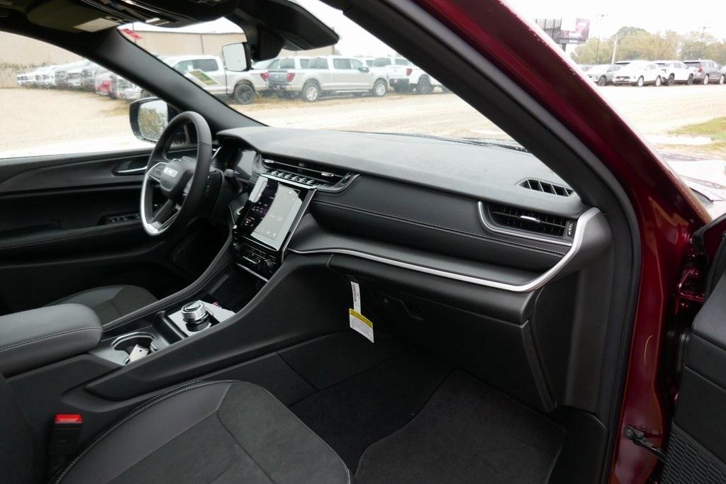 new 2025 Jeep Grand Cherokee car, priced at $40,408