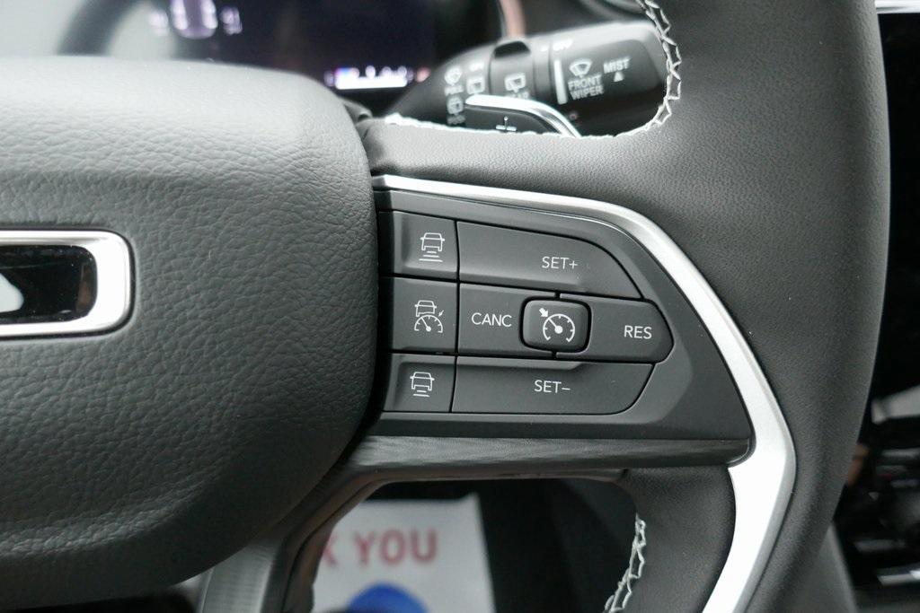 new 2025 Jeep Grand Cherokee car, priced at $40,408