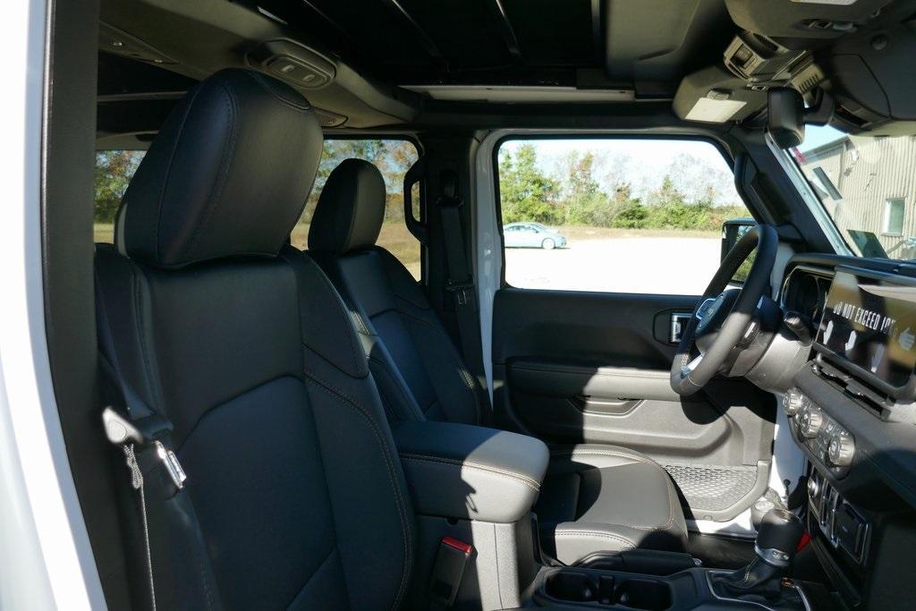 new 2026 Jeep Wrangler car, priced at $48,492