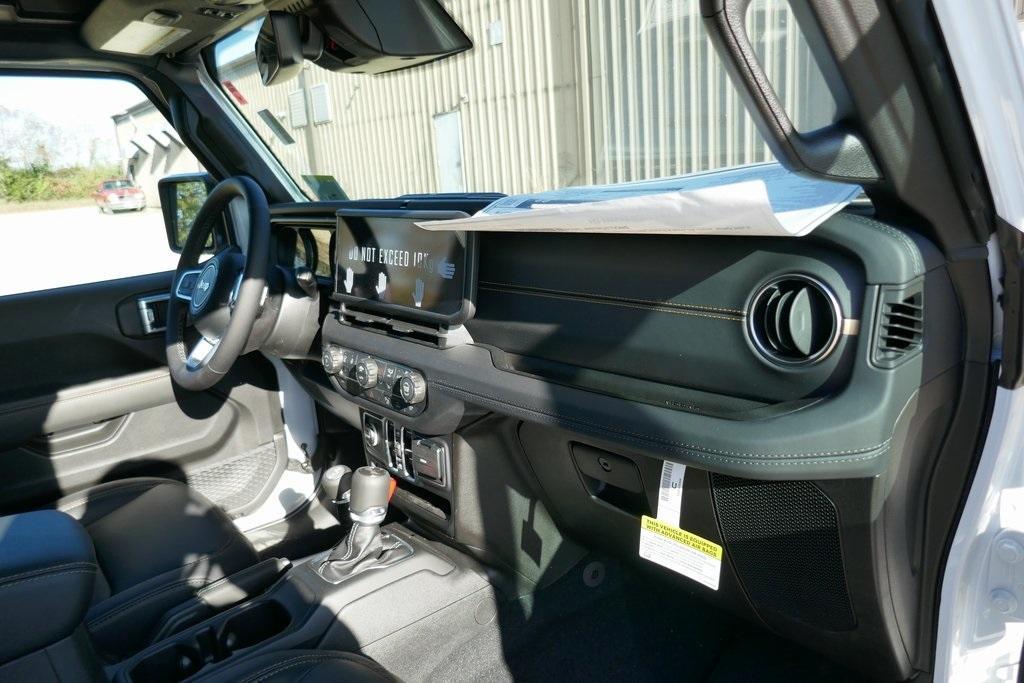 new 2026 Jeep Wrangler car, priced at $48,492