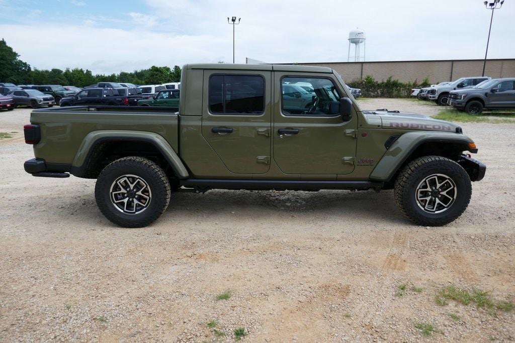 new 2025 Jeep Gladiator car, priced at $53,085