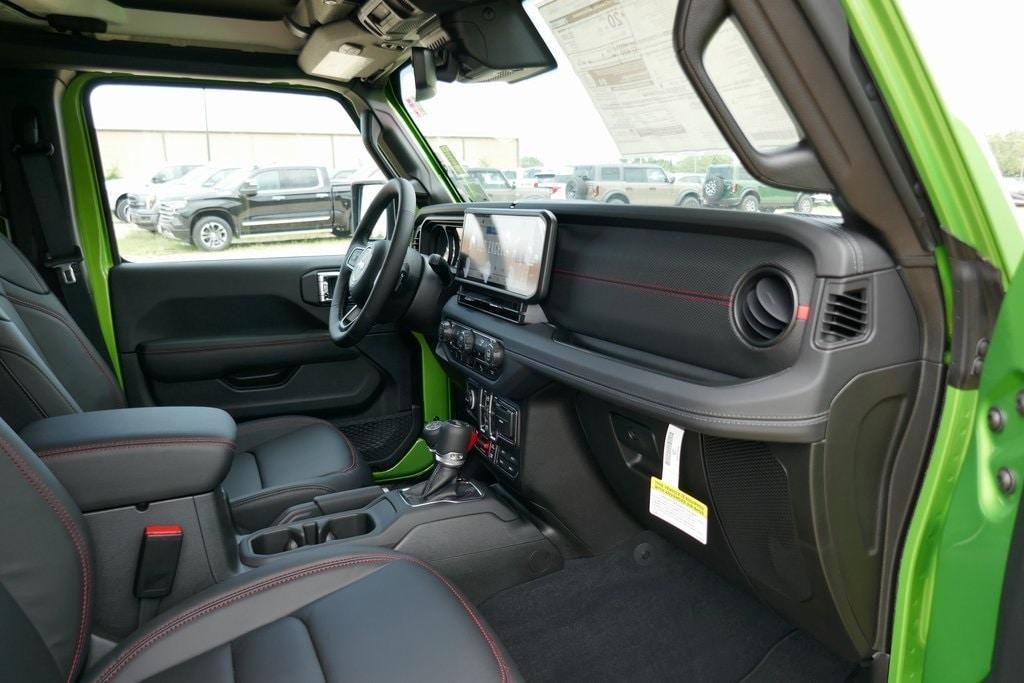 new 2025 Jeep Wrangler car, priced at $67,119
