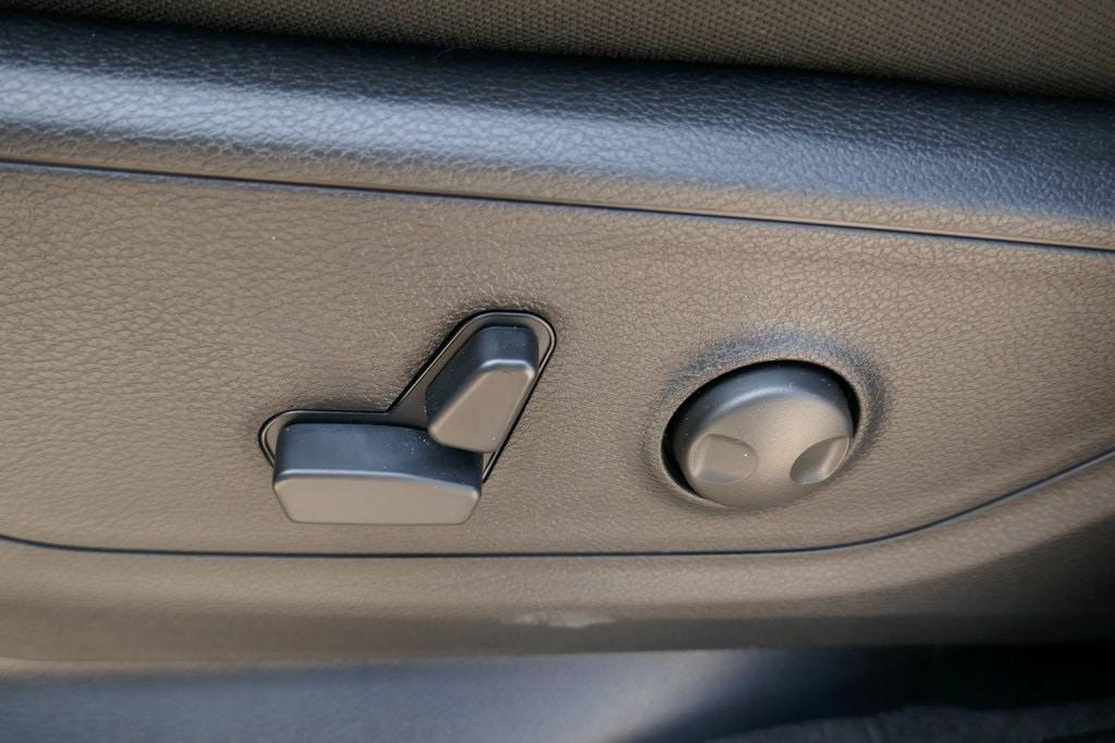 new 2025 Ram 1500 car, priced at $46,944