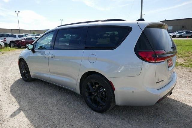 new 2024 Chrysler Pacifica car, priced at $48,353