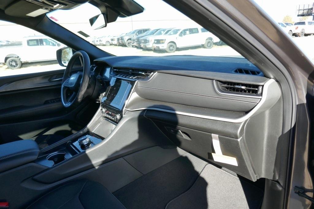 new 2025 Jeep Grand Cherokee L car, priced at $38,121