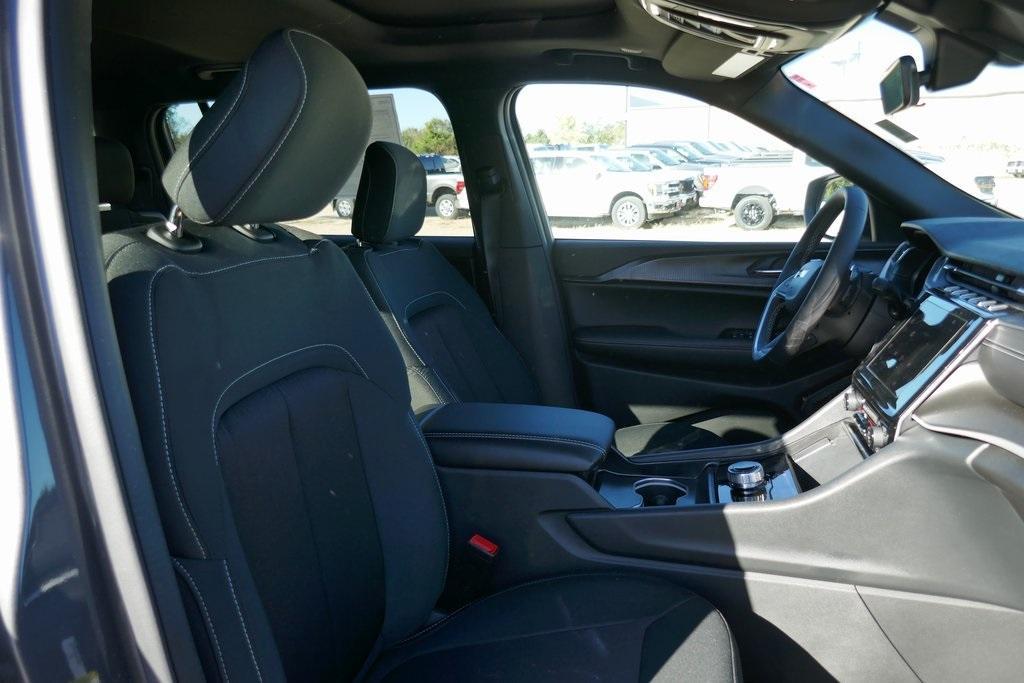 new 2025 Jeep Grand Cherokee L car, priced at $38,121