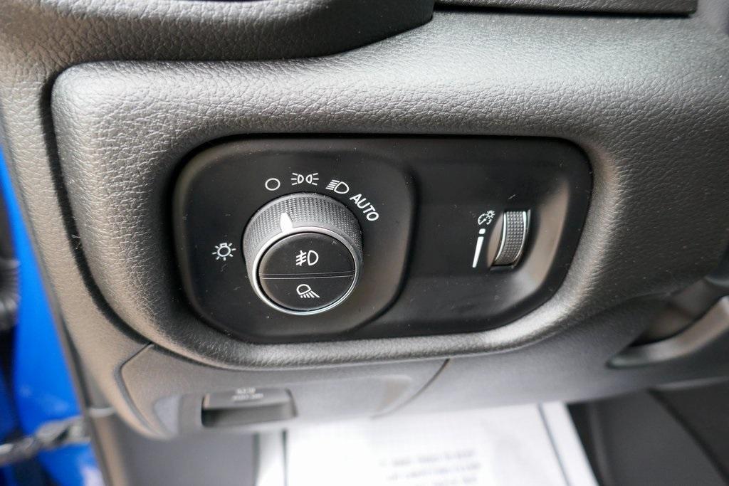 new 2025 Ram 1500 car, priced at $42,911