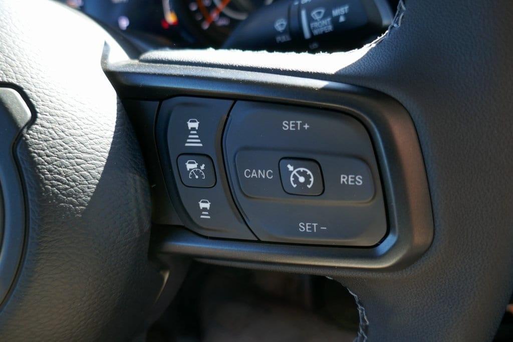 new 2025 Jeep Gladiator car, priced at $45,358