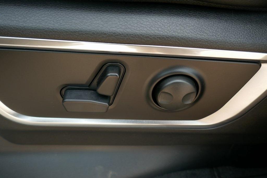 new 2025 Ram 1500 car, priced at $53,955