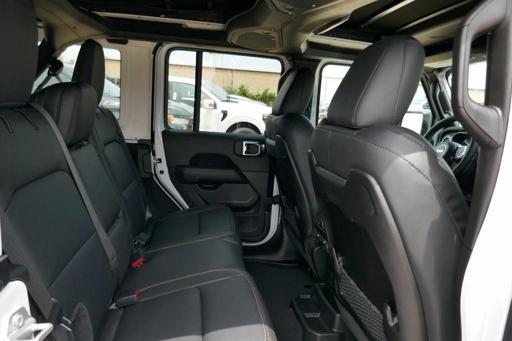 new 2025 Jeep Wrangler car, priced at $51,459