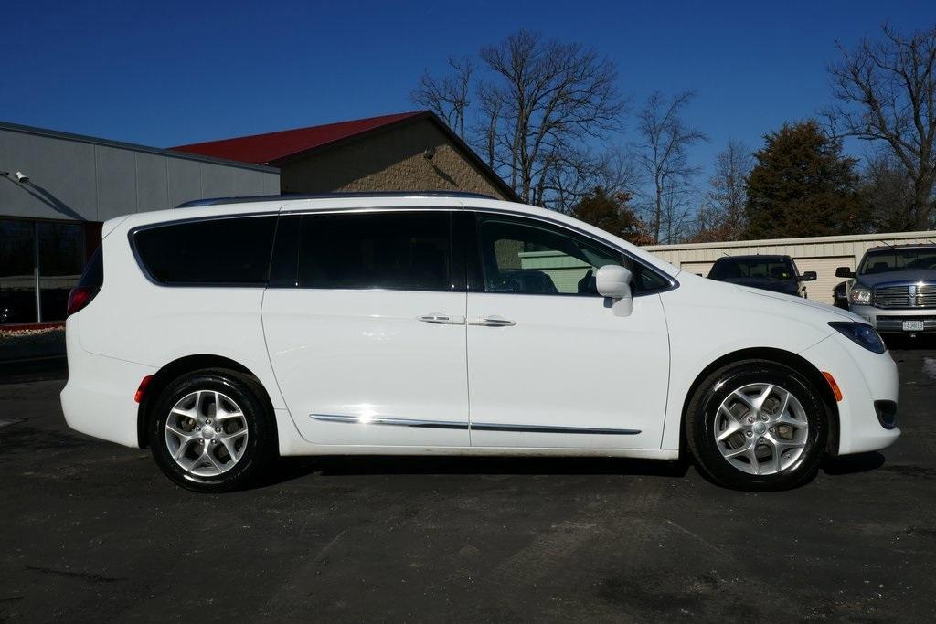 used 2017 Chrysler Pacifica car, priced at $11,495