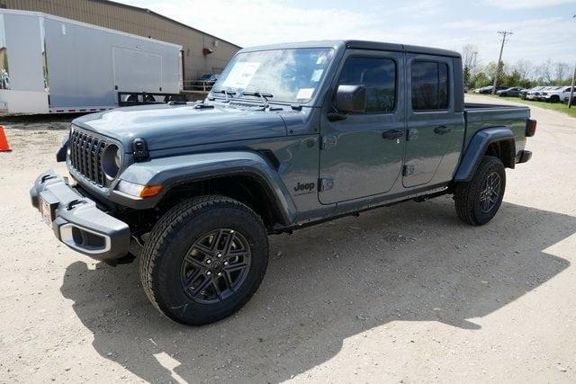 new 2024 Jeep Gladiator car, priced at $47,116