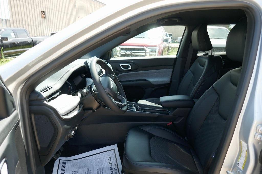 new 2025 Jeep Compass car, priced at $29,684