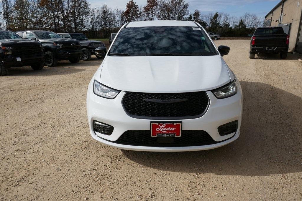 new 2026 Chrysler Pacifica car, priced at $38,726
