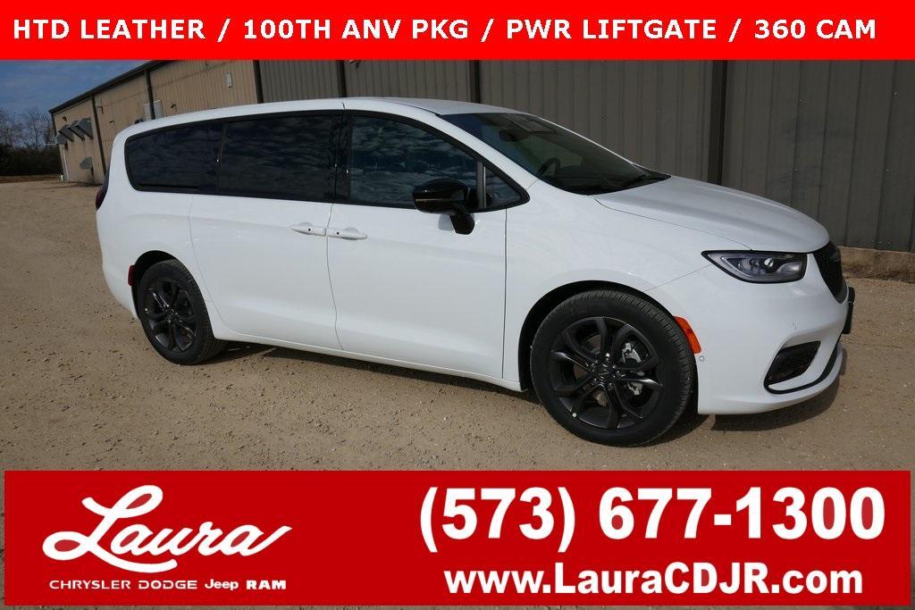 new 2026 Chrysler Pacifica car, priced at $38,726