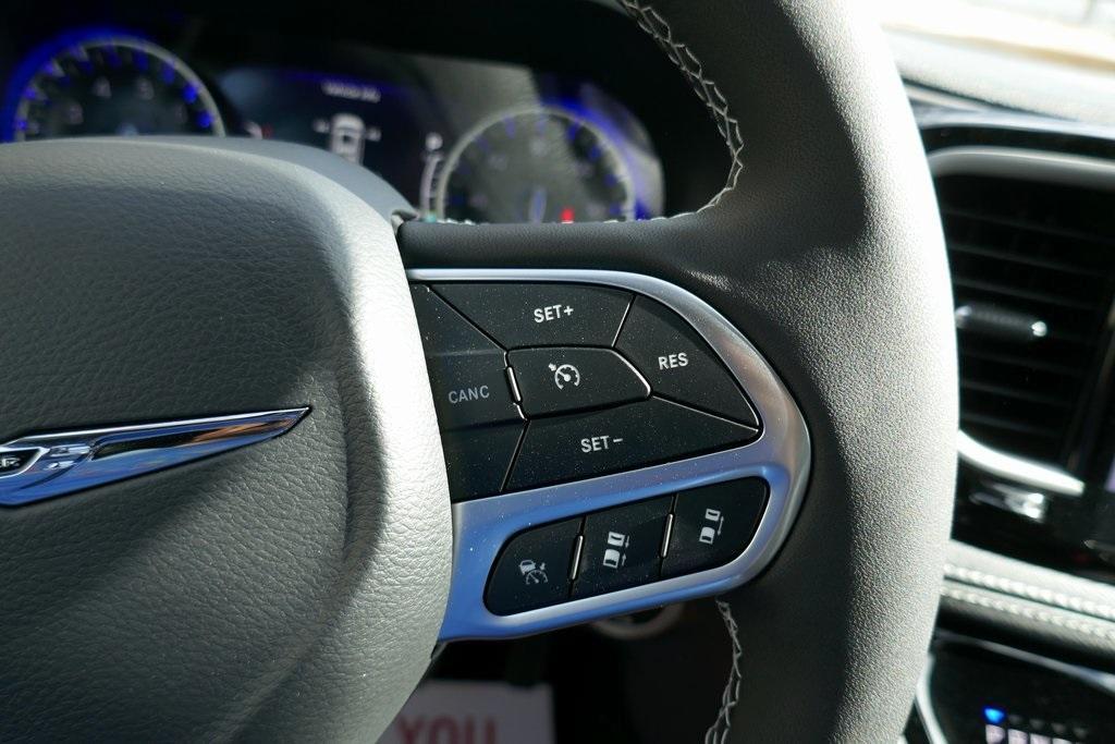 new 2026 Chrysler Pacifica car, priced at $38,726