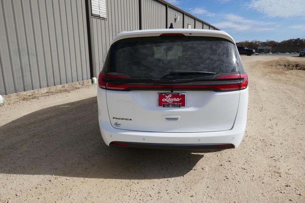 new 2026 Chrysler Pacifica car, priced at $38,726