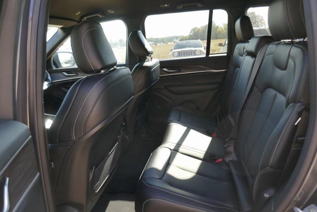 new 2025 Jeep Grand Cherokee car, priced at $39,747