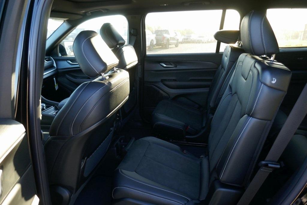 new 2025 Jeep Grand Cherokee L car, priced at $43,558