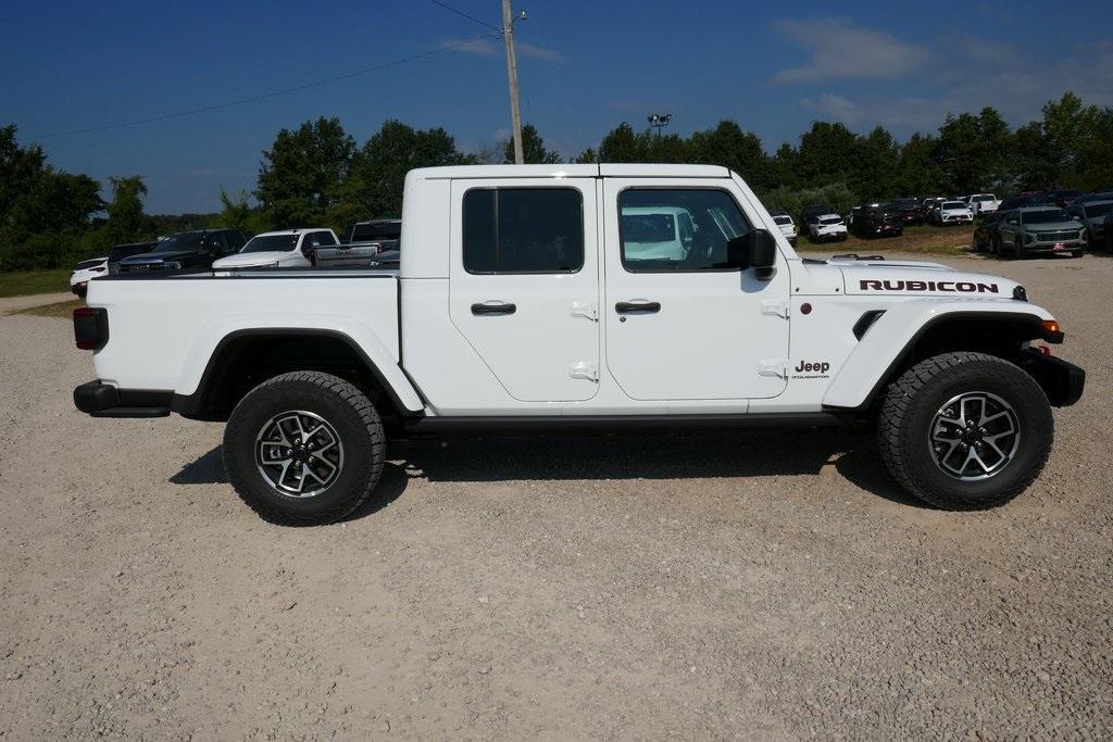 new 2025 Jeep Gladiator car, priced at $51,874