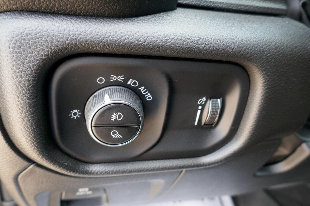 new 2025 Ram 1500 car, priced at $45,865