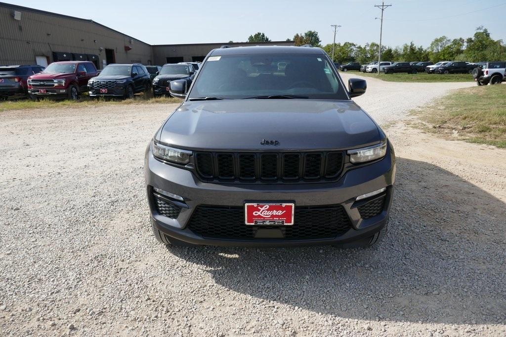 new 2025 Jeep Grand Cherokee car, priced at $42,118