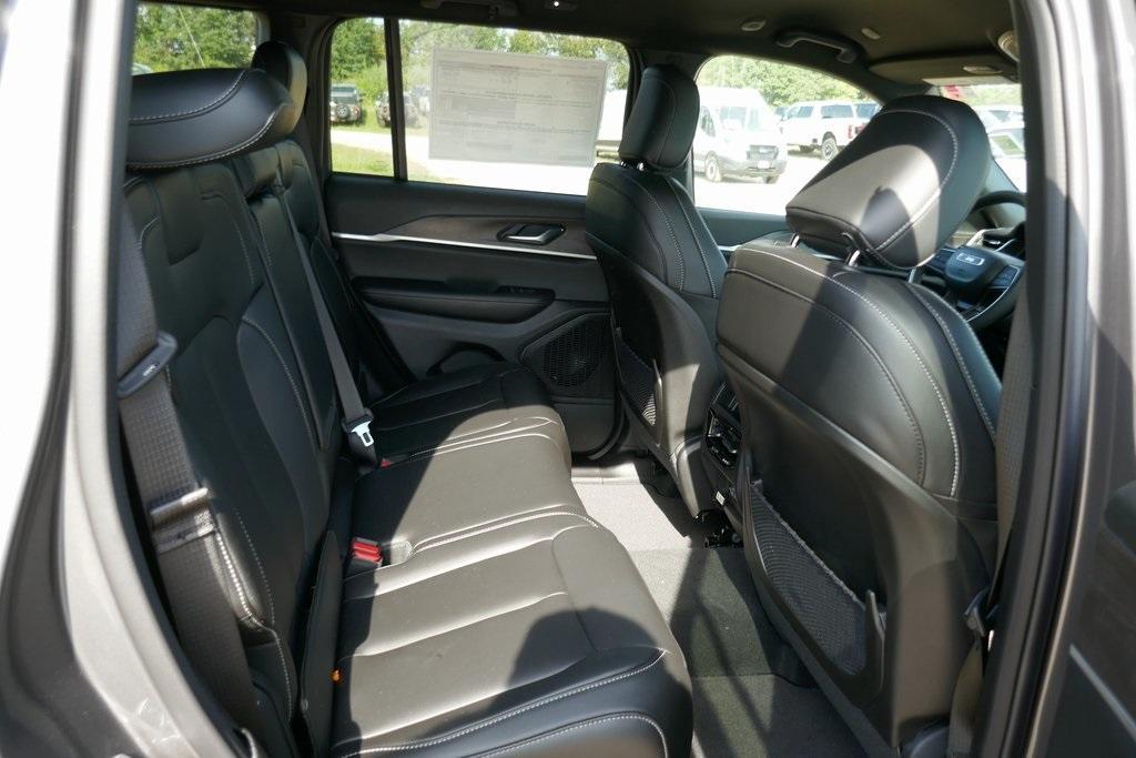 new 2025 Jeep Grand Cherokee car, priced at $42,118