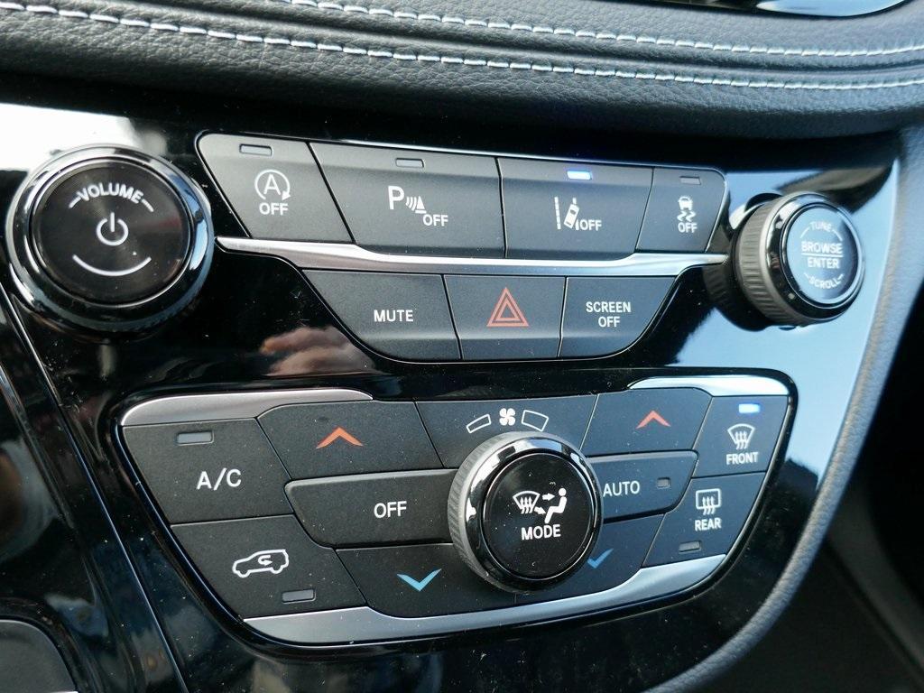 new 2026 Chrysler Pacifica car, priced at $39,004