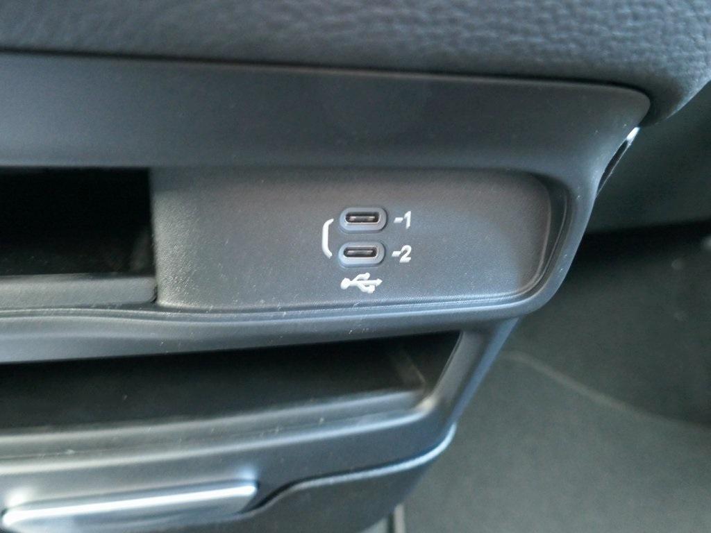 new 2026 Chrysler Pacifica car, priced at $39,004