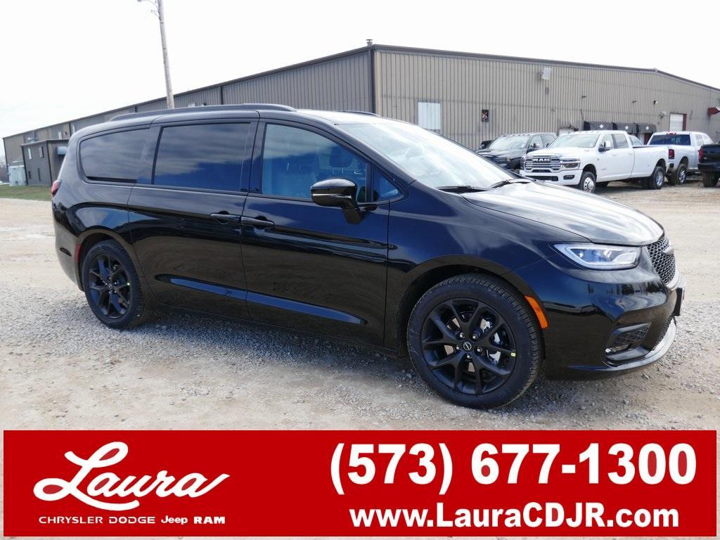 new 2026 Chrysler Pacifica car, priced at $39,004