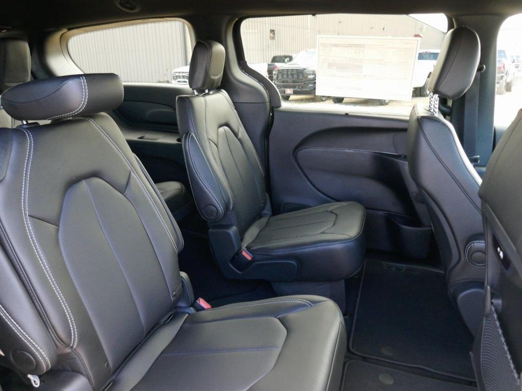 new 2026 Chrysler Pacifica car, priced at $39,004