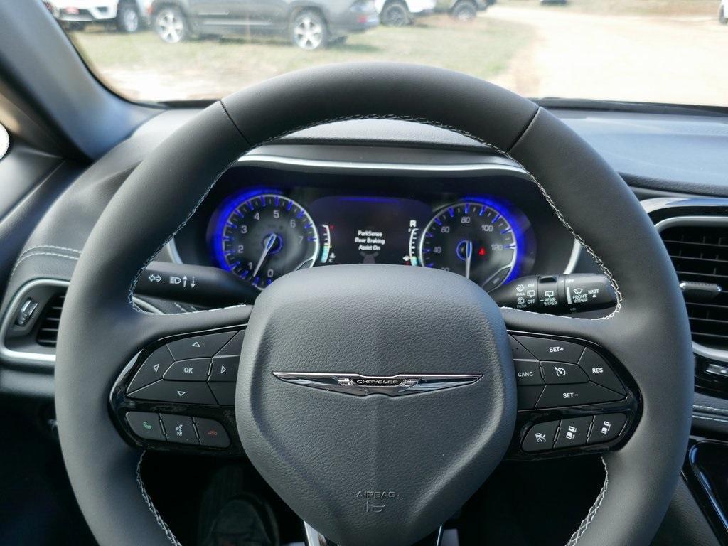 new 2026 Chrysler Pacifica car, priced at $39,004