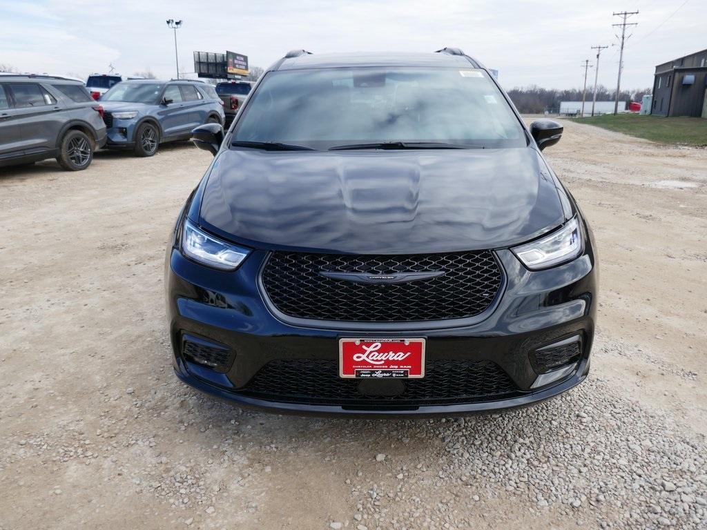 new 2026 Chrysler Pacifica car, priced at $39,004