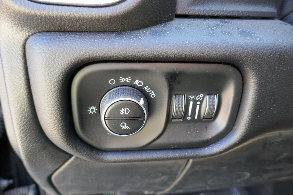 new 2025 Ram 2500 car, priced at $77,746