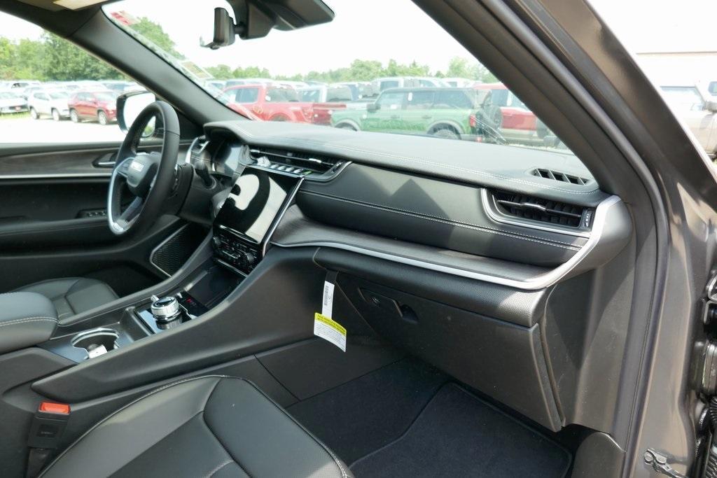 new 2025 Jeep Grand Cherokee car, priced at $52,007