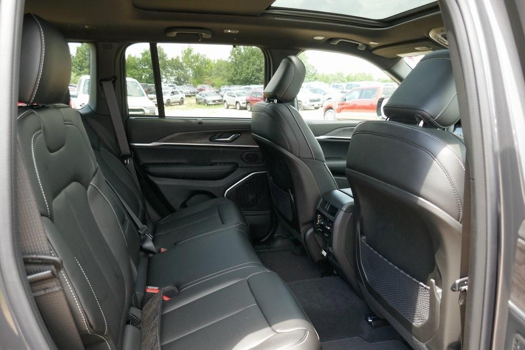 new 2025 Jeep Grand Cherokee car, priced at $52,007