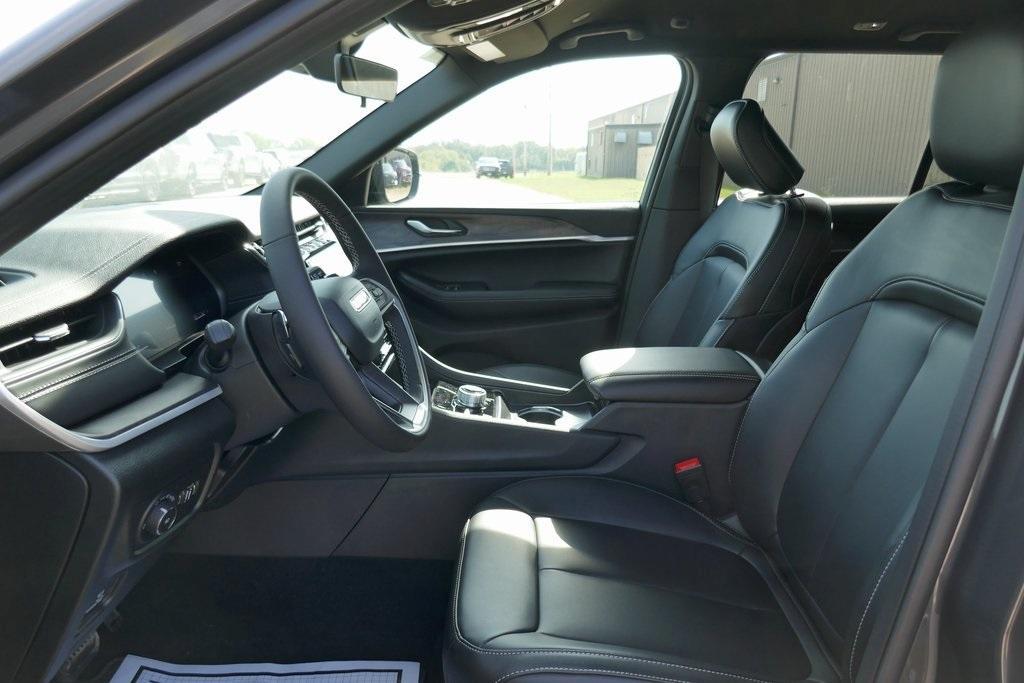 new 2025 Jeep Grand Cherokee L car, priced at $43,768