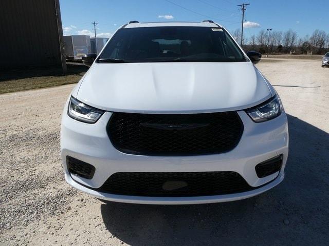 new 2024 Chrysler Pacifica car, priced at $48,993