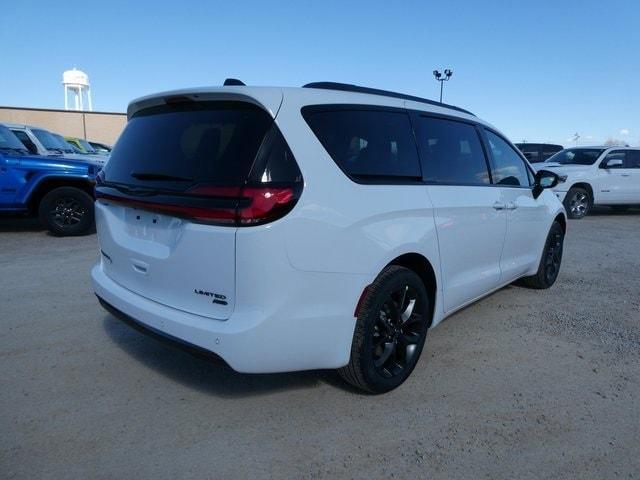 new 2024 Chrysler Pacifica car, priced at $48,993