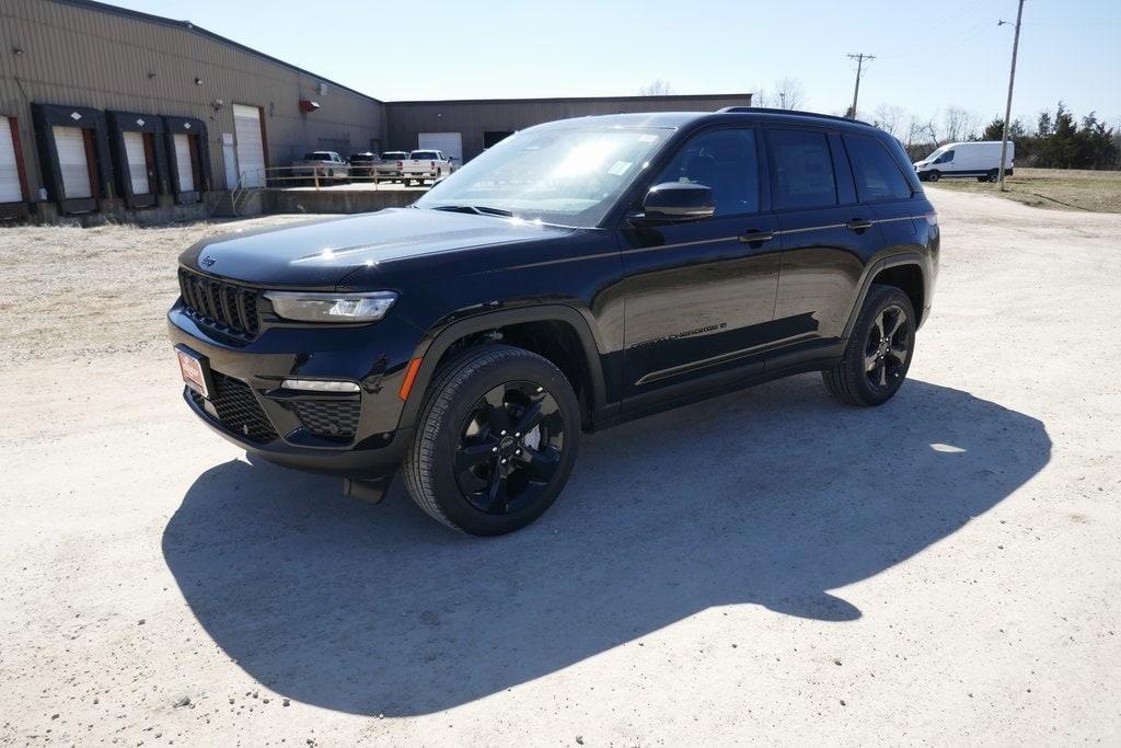 new 2025 Jeep Grand Cherokee car, priced at $52,187