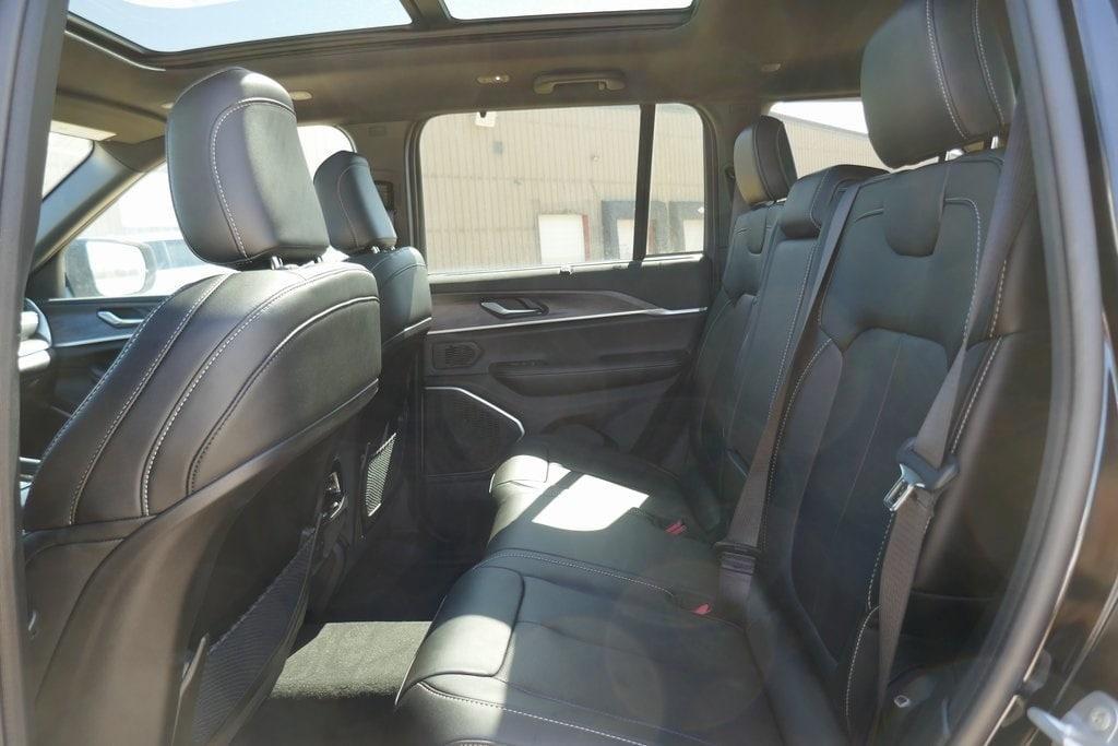 new 2025 Jeep Grand Cherokee car, priced at $52,187