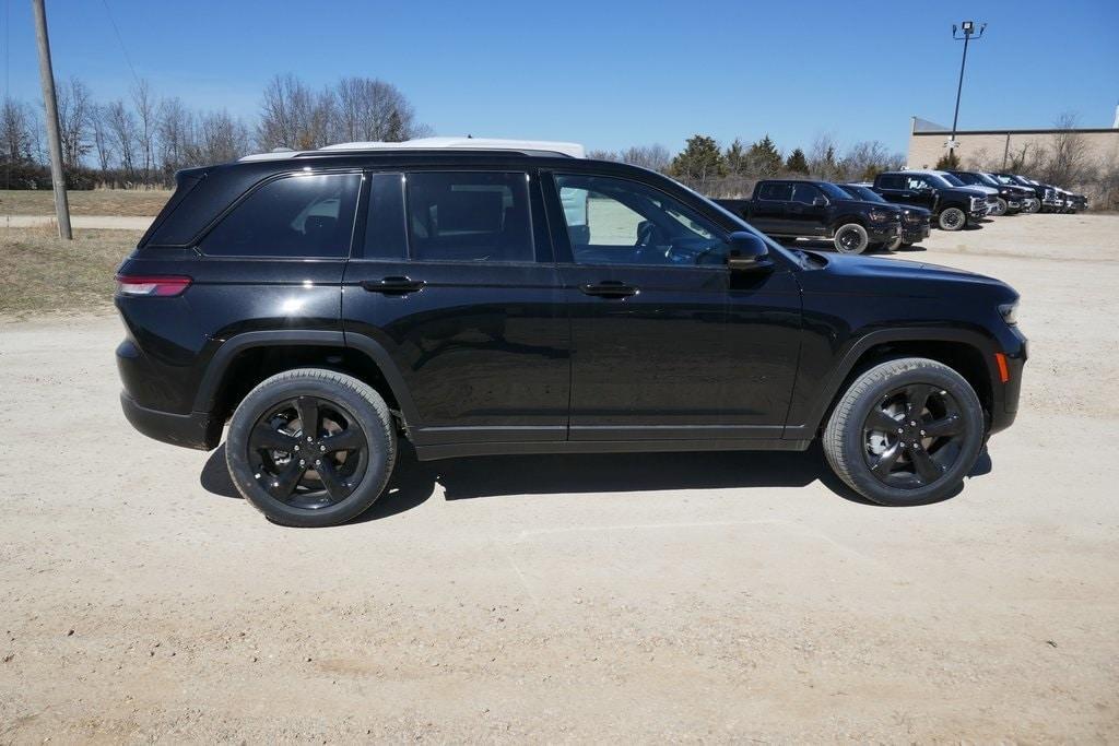 new 2025 Jeep Grand Cherokee car, priced at $52,187