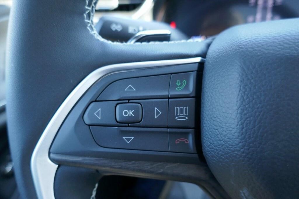 new 2025 Jeep Grand Cherokee car, priced at $48,892