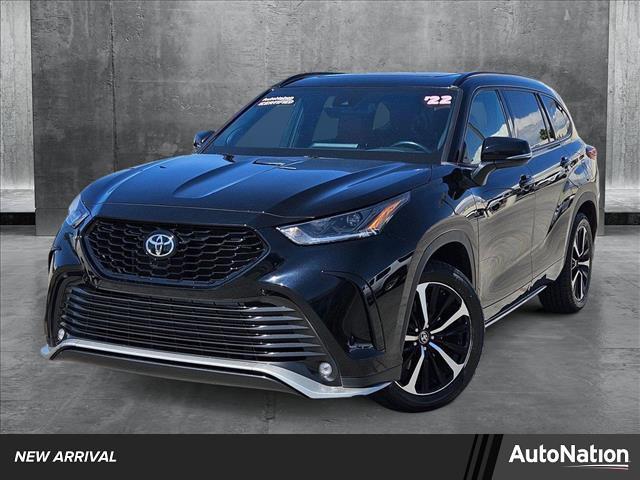 used 2022 Toyota Highlander car, priced at $34,991