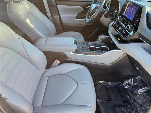 used 2024 Toyota Highlander car, priced at $46,992