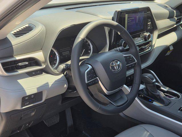 new 2025 Toyota Highlander car, priced at $46,907