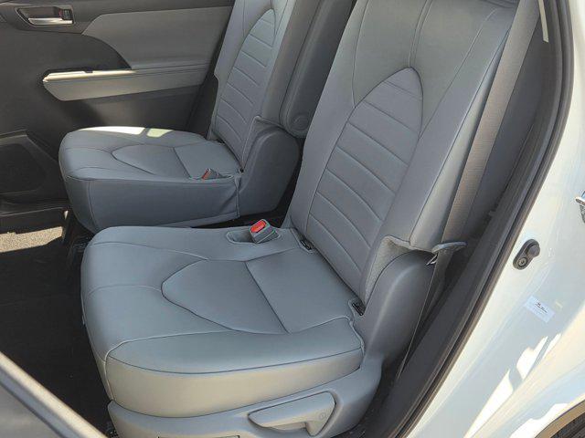 new 2025 Toyota Highlander car, priced at $46,907