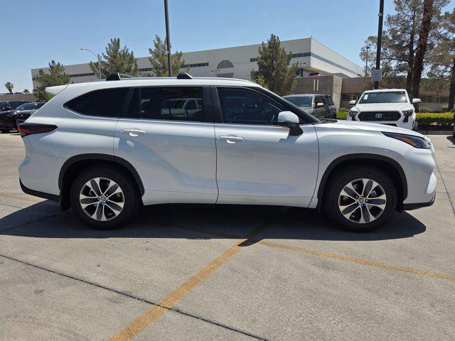 new 2025 Toyota Highlander car, priced at $46,907