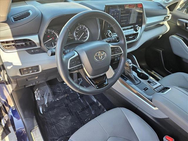 used 2022 Toyota Highlander car, priced at $45,771
