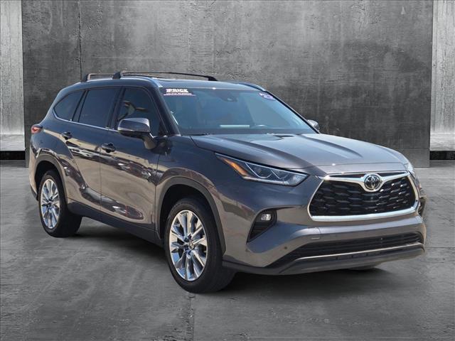 used 2022 Toyota Highlander car, priced at $38,782